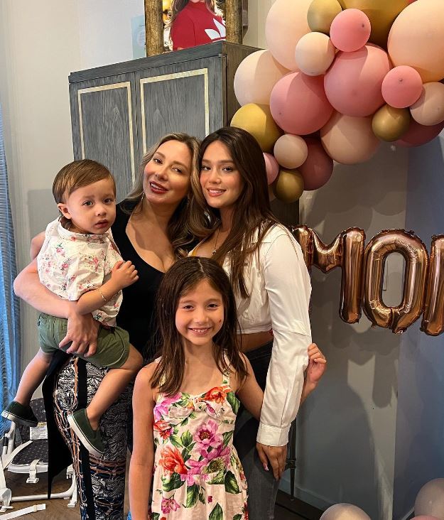 Frida Chávez: Life, Family, and Career Insights